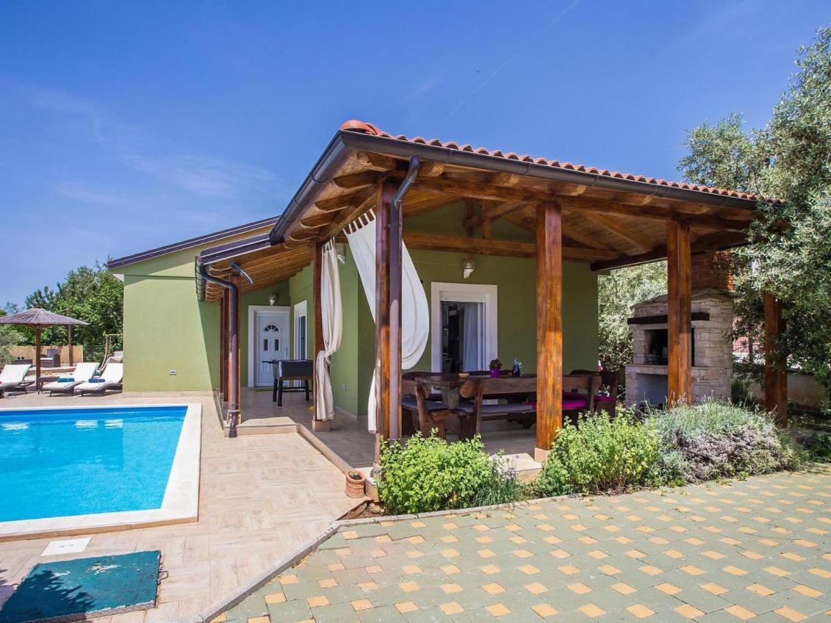 Holiday Home Tanja Pula Exterior photo