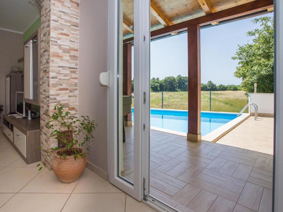 Holiday Home Tanja Pula Exterior photo